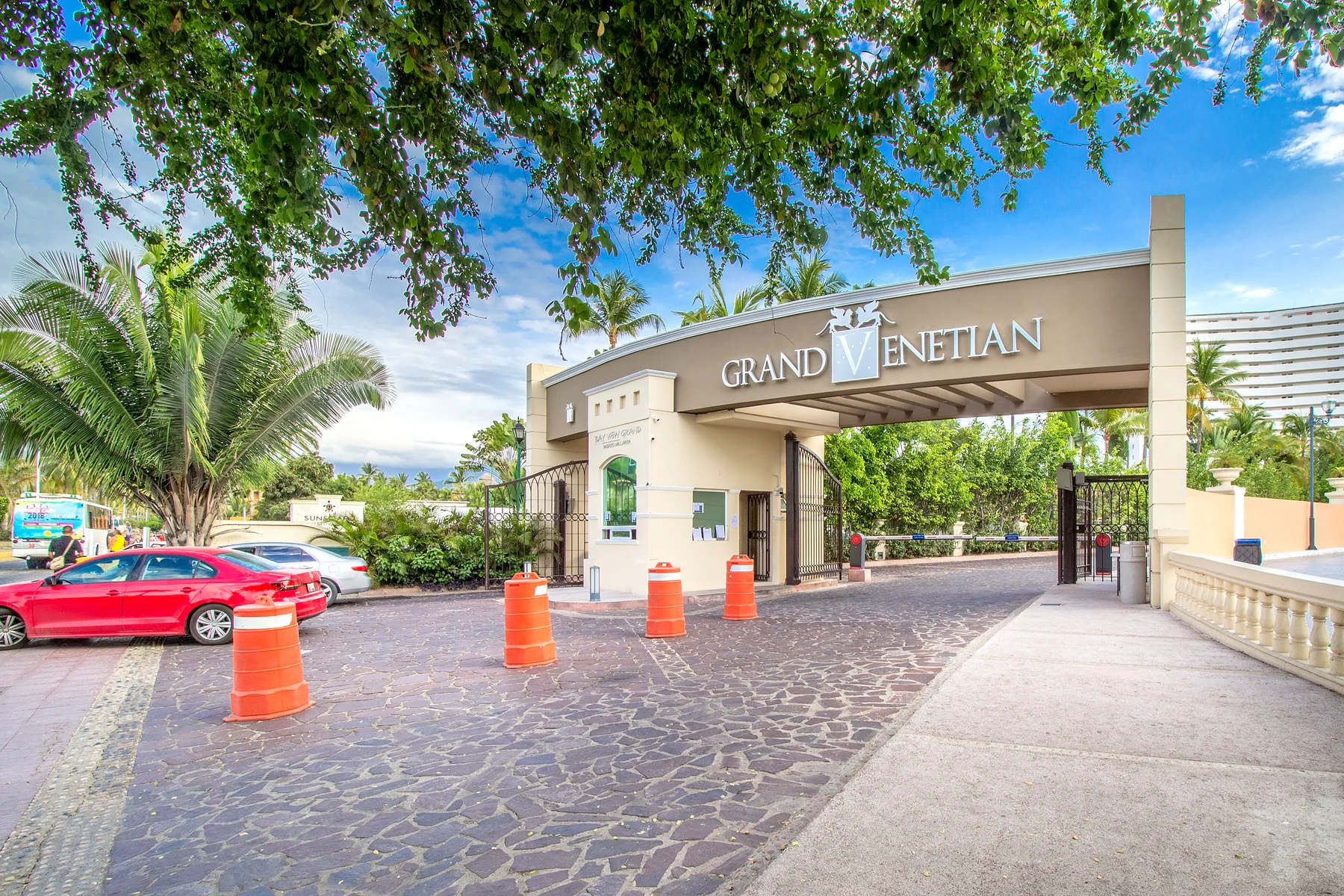 Main entrance and security gatehouse of the Grand Venetian